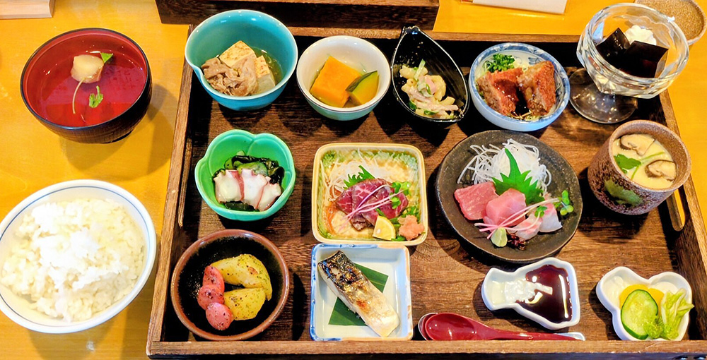 橿原神宮観光モデルコースでおすすめのランチ:黄金だしとおばんざい きき