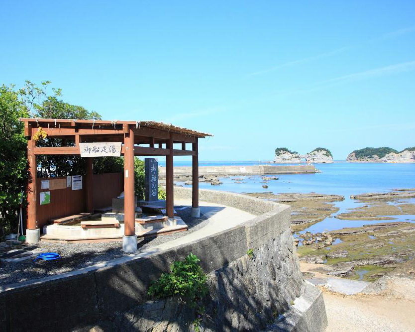 【南紀白浜観光】大人が楽しめる遊ぶところ21選|和歌山の穴場・絶景・体験も:御船足湯