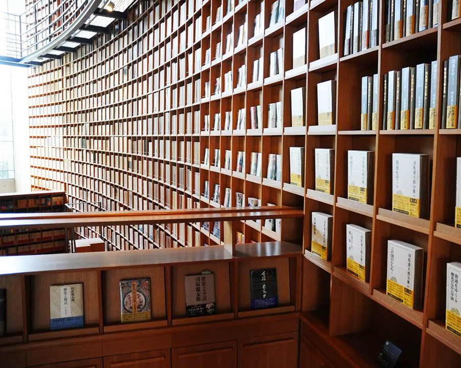 大阪観光で、訪れて欲しい穴場スポットは、本に囲まれる静かな時間 が過ごせる 司馬遼太郎記念館