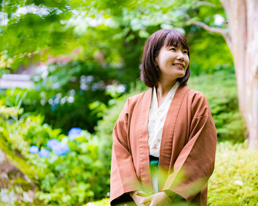 一人湯治×長期滞在におすすめの宿5選:温泉旅館の浴衣姿の女性