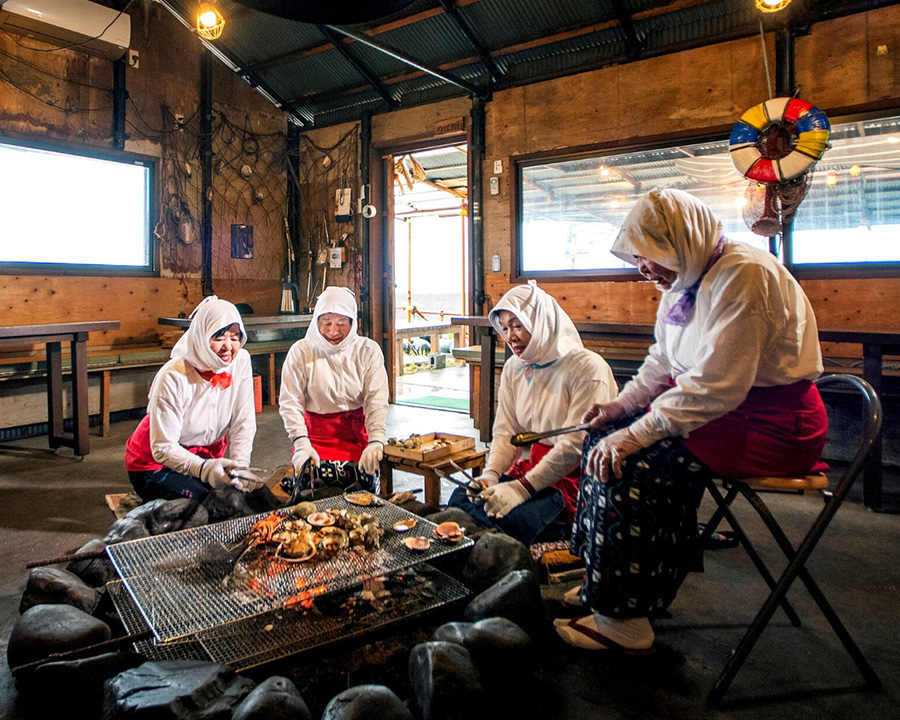 海女小屋での浜焼き体験
