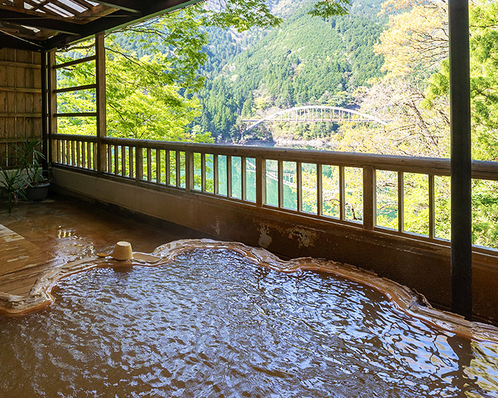 山鳩館