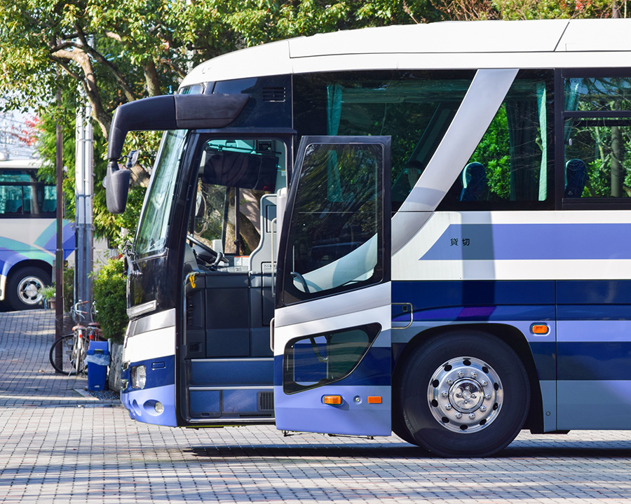 日帰りバスツアーもあり