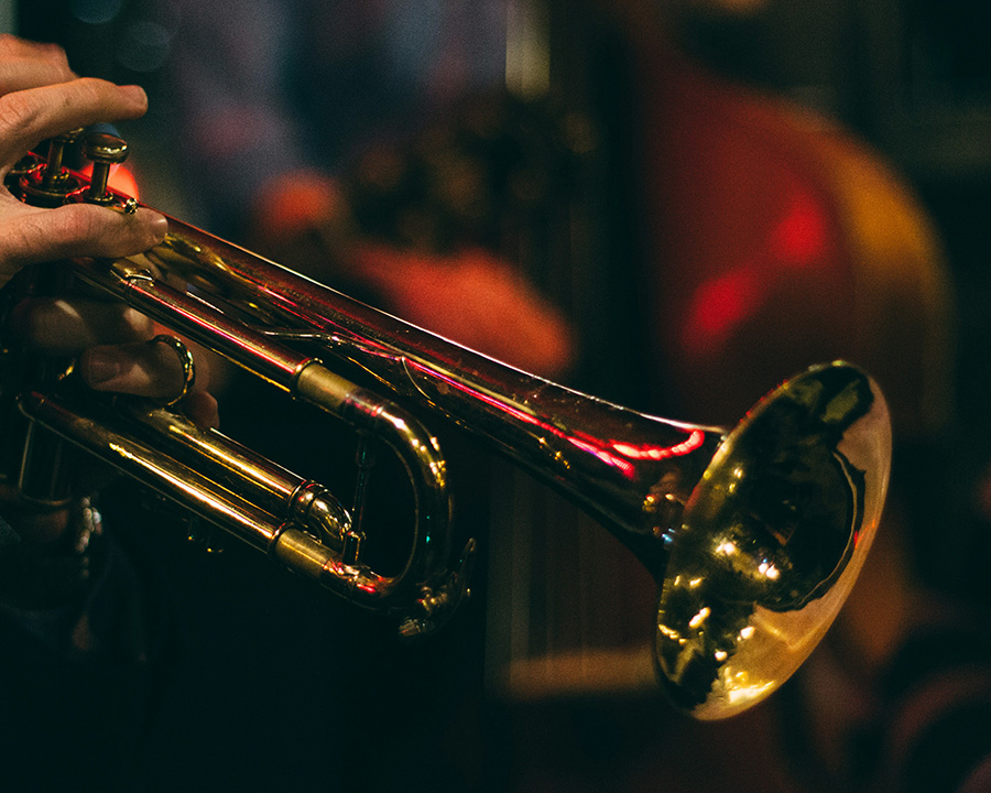 ジャズバーでしっとり夜を締める