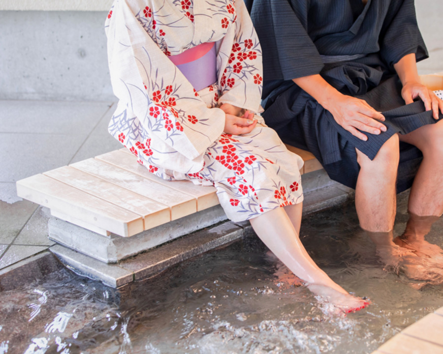 温泉デートで足湯