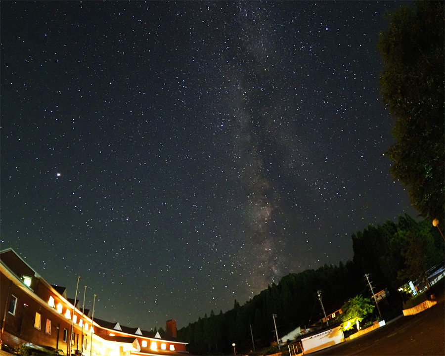 宙の森ホテル 花郷里(兵庫)|星空観察を楽しめる一人旅