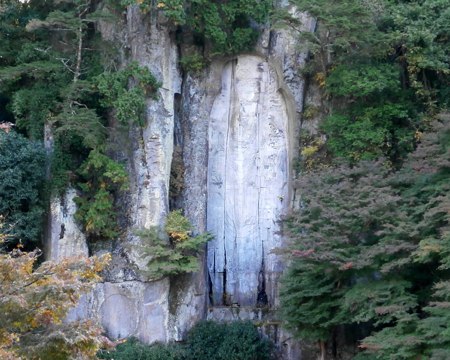 奈良で女一人旅をするならおすすめ穴場スポット：大野寺 弥勒磨崖仏