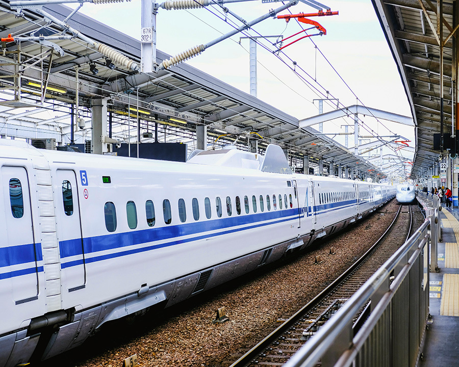 新幹線のホーム